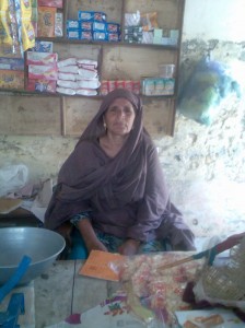 We help a mother of five in Pakistan